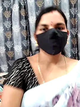 Snapshot of Lalitha-1995 chatting on 06-15-26, 06:37 Lalitha-1995 online show from 06-15-26, 06:37