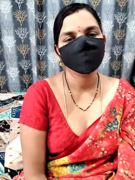 Snapshot of Lalitha-1995 chatting on 06-20-26, 04:48 Lalitha-1995 online show from 06-20-26, 04:48