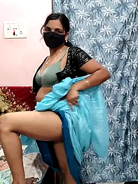 Snapshot of Lalitha-1995 chatting on 07-18-26, 05:17 Lalitha-1995 online show from 07-18-26, 05:17