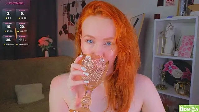 Snapshot of JoyceJones chatting on 11-08-25, 08:18 JoyceJones online show from 11-08-25, 08:18