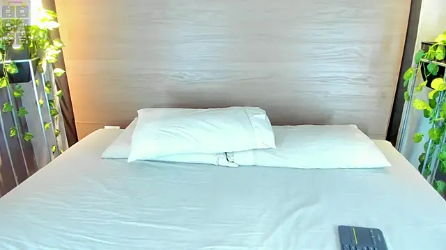 alexamonroe  online show from 10-23-25, 09:57