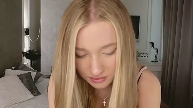 Snapshot of milaa_sun chatting on 06-24-26, 08:35 milaa sun online show from 06-24-26, 08:35