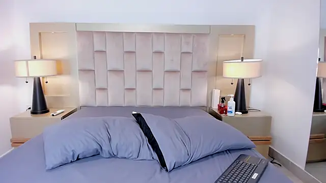 Milan LewisS online show from 09-24-25, 07:06