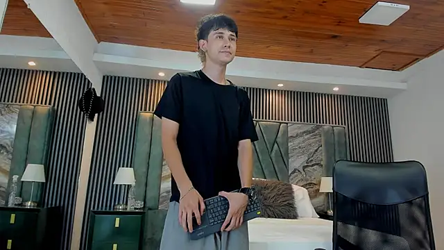 Michael blue online show from 10-23-25, 07:45