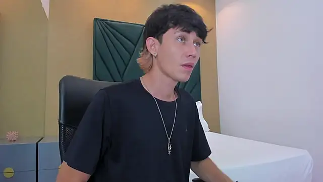 Michael blue online show from 12-17-25, 12:00