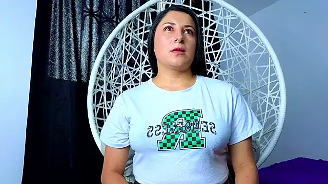 cuteeimy online show from 12-22-25, 06:49