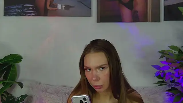 AlysonHuxley  online show from 03-06-26, 06:26