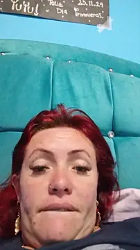 Snapshot of carolinhe_ chatting on 12-02-25, 02:45 carolinhe online show from 12-02-25, 02:45