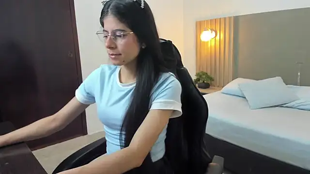 carlina 15 online show from 09-09-25, 12:26