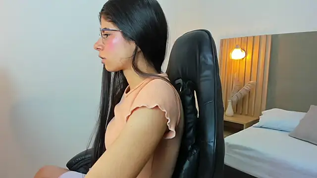 carlina 15 online show from 10-30-25, 12:17