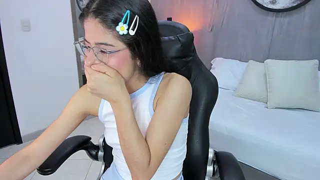 carlina 15 online show from 04-16-26, 07:25