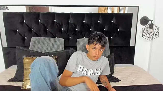 Sebas cat online show from 10-16-25, 10:00