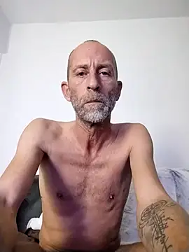 Snapshot of we_are_fucking_serious chatting on 10-31-25, 01:28 we are fucking serious online show from 10-31-25, 01:28