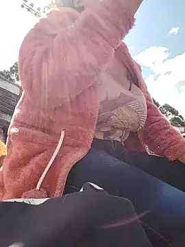 Snapshot of You-sexy-starr chatting on 01-16-26, 02:43 You-sexy-starr online show from 01-16-26, 02:43