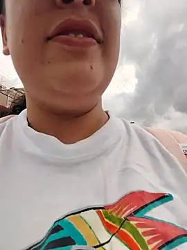 Snapshot of You-sexy-starr chatting on 03-08-26, 05:17 You-sexy-starr online show from 03-08-26, 05:17