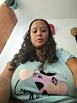 Snapshot of You-sexy-starr chatting on 05-27-26, 04:04 You-sexy-starr online show from 05-27-26, 04:04