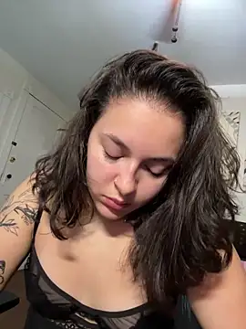 babykalirose online show from 05-20-26, 06:19