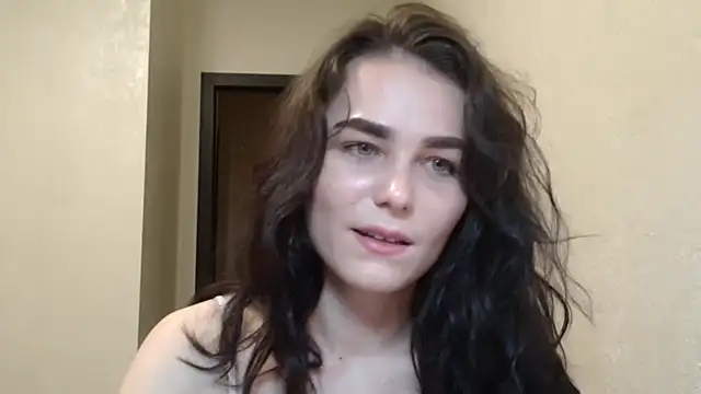 Snapshot of Silviaa_a chatting on 02-17-26, 07:42 Silviaa a online show from 02-17-26, 07:42