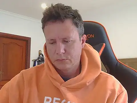 Snapshot of TroyDieselXXX chatting on 11-12-25, 05:30 TroyDieselXXX online show from 11-12-25, 05:30