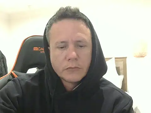 Snapshot of TroyDieselXXX chatting on 07-10-26, 06:10 TroyDieselXXX online show from 07-10-26, 06:10