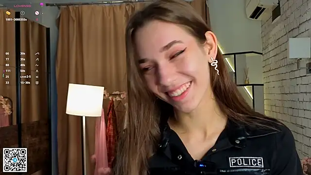 Snapshot of PetraHambelton chatting on 09-26-25, 04:16 PetraHambelton online show from 09-26-25, 04:16