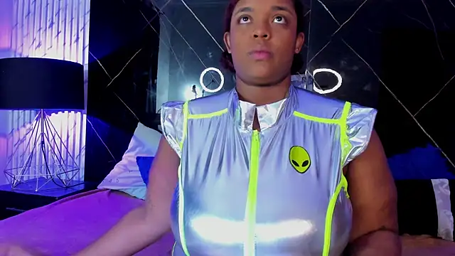 Alaia Gutierrez online show from 10-10-25, 08:41