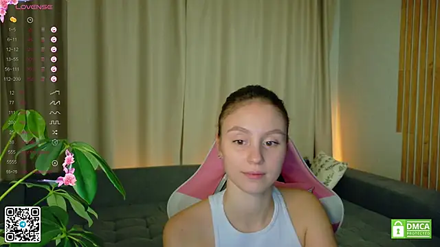 Snapshot of sweet_loopy chatting on 10-23-25, 05:01 sweet loopy online show from 10-23-25, 05:01