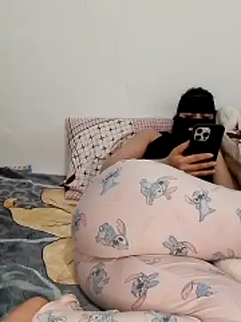 Snapshot of Samaarsexy23 chatting on 02-12-26, 01:17 Samaarsexy23 online show from 02-12-26, 01:17