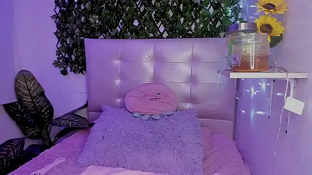 Anna Blade  online show from 12-04-25, 04:22