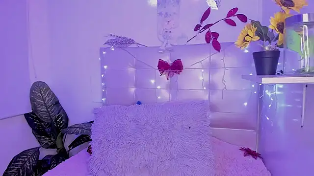 Snapshot of Anna_Blade_ chatting on 12-20-25, 01:51 Anna Blade online show from 12-20-25, 01:51