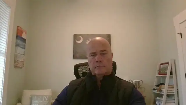 Snapshot of cyclone1212 chatting on 10-29-25, 12:18 cyclone1212 online show from 10-29-25, 12:18