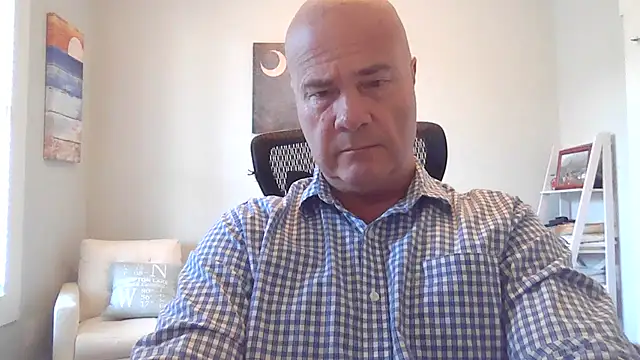 Snapshot of cyclone1212 chatting on 11-17-25, 08:58 cyclone1212 online show from 11-17-25, 08:58