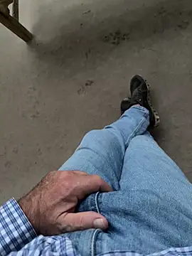 Snapshot of cyclone1212 chatting on 11-26-25, 11:55 cyclone1212 online show from 11-26-25, 11:55