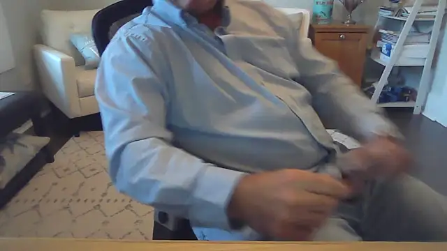 Snapshot of cyclone1212 chatting on 12-16-25, 09:53 cyclone1212 online show from 12-16-25, 09:53