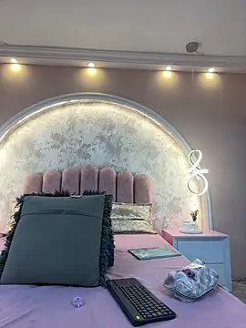 JasmineRhodes online show from 04-20-26, 12:08