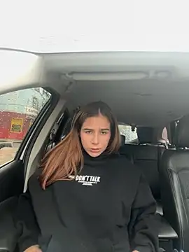 Snapshot of AllieYourGirl chatting on 10-25-25, 05:30 AllieYourGirl online show from 10-25-25, 05:30