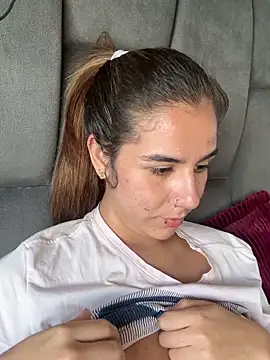 Snapshot of AllieYourGirl chatting on 12-13-25, 07:53 AllieYourGirl online show from 12-13-25, 07:53