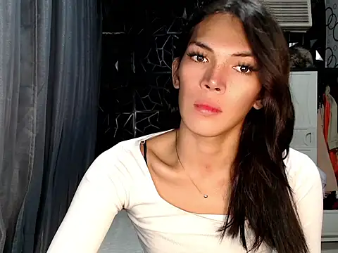 ladyhotcuming online show from 07-02-26, 06:47