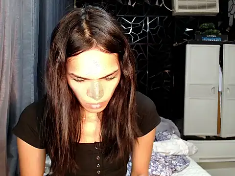 ladyhotcuming online show from 07-13-26, 12:57