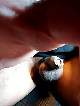 Snapshot of xneko_ chatting on 02-01-26, 04:33 xneko online show from 02-01-26, 04:33