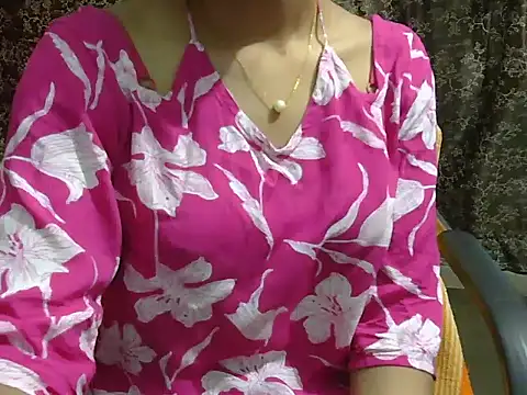 Snapshot of lovely_soniya chatting on 06-06-26, 06:18 lovely soniya online show from 06-06-26, 06:18
