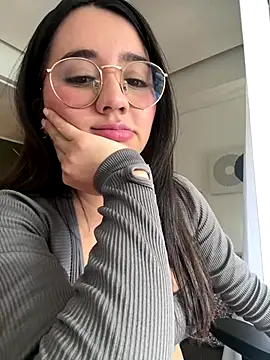 Michelle Zoe online show from 11-22-25, 05:01