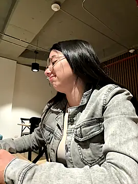 Michelle Zoe online show from 11-26-25, 02:12