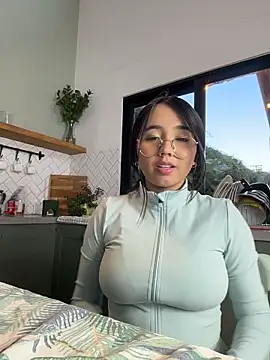 Michelle Zoe online show from 04-09-26, 10:59