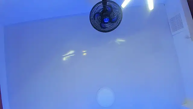 LittleeJaz online show from 10-15-25, 04:01