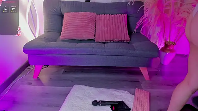 Snapshot of hannacutegod chatting on 12-23-25, 05:27 hannacutegod online show from 12-23-25, 05:27