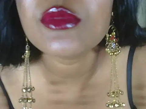 Snapshot of hotee_bhabi chatting on 07-12-26, 03:25 hotee bhabi online show from 07-12-26, 03:25