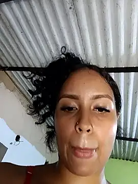 Snapshot of Fernanda30 chatting on 05-16-26, 12:18 Fernanda30 online show from 05-16-26, 12:18