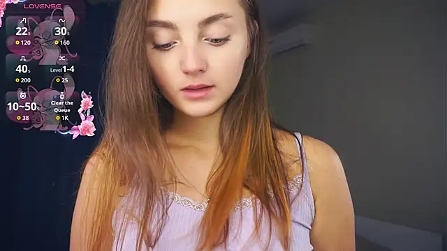 Snapshot of LoraDavi chatting on 10-29-25, 06:15 LoraDavi online show from 10-29-25, 06:15