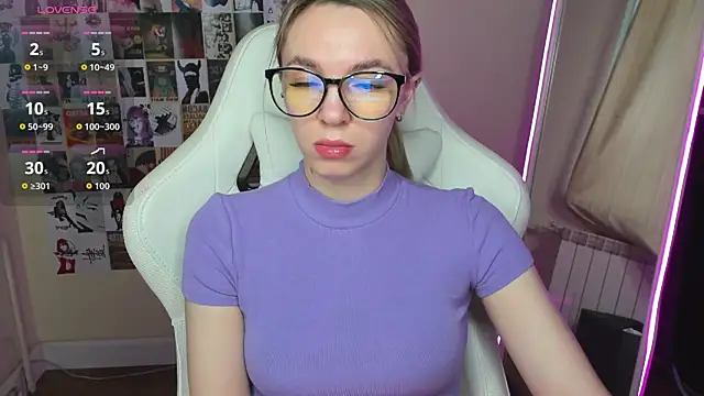 NessaDiazz online show from 10-14-25, 01:17